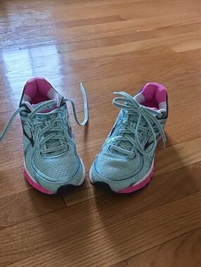 Brooks Women's Aqua and Pink Running Sneakers